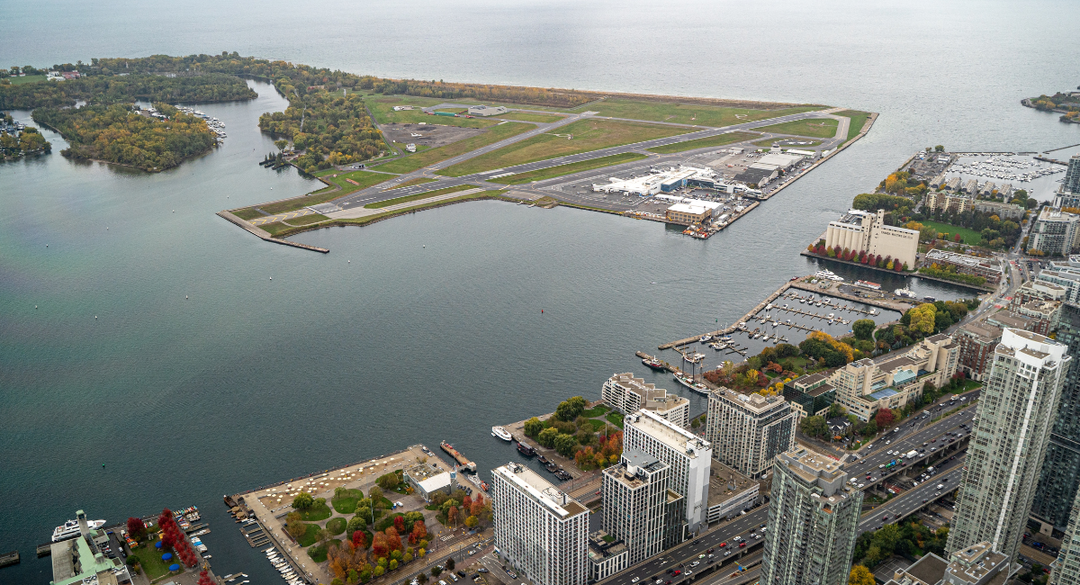 Ontario plots takeover of Toronto’s island airport