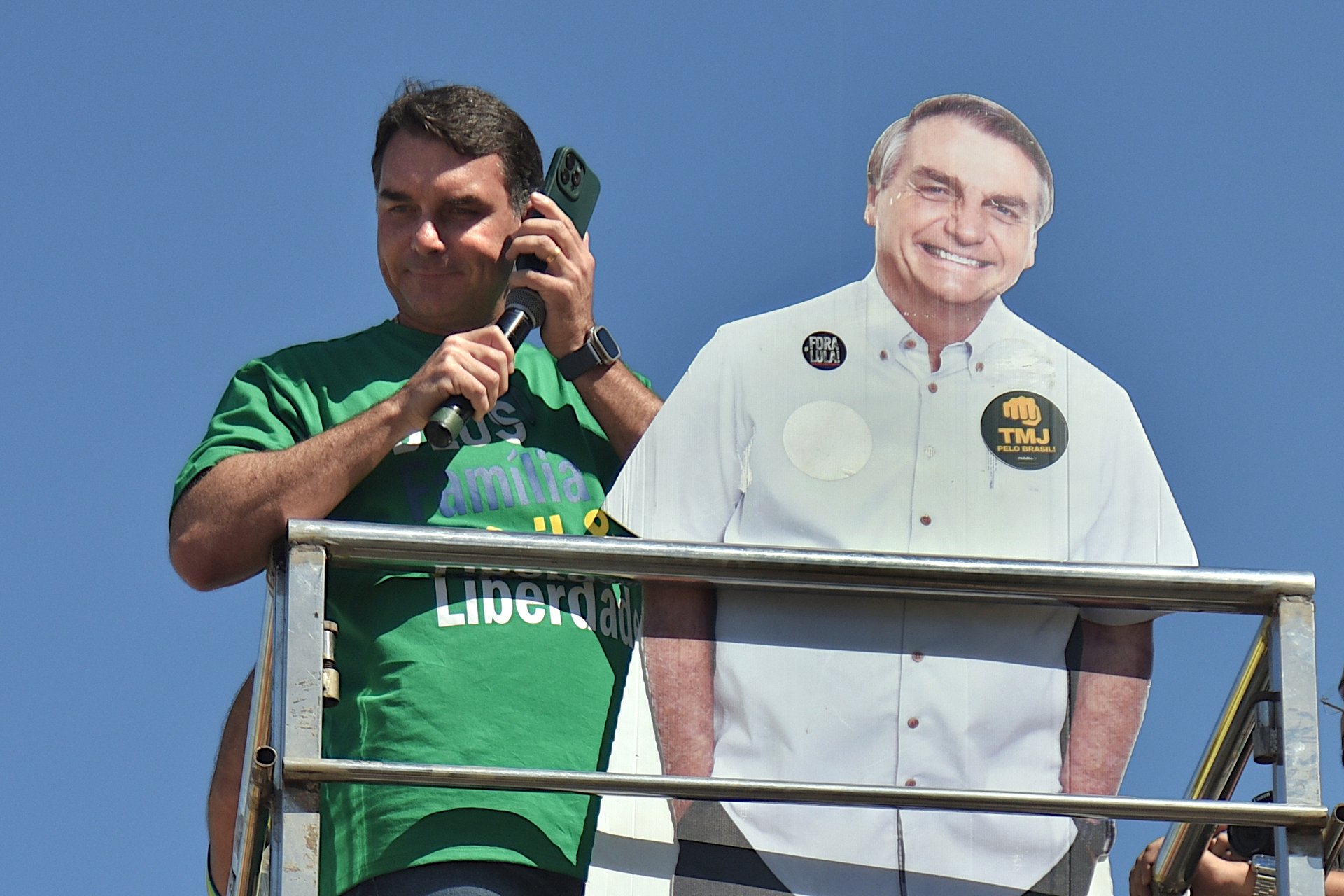 🏠 Bolsonaro under house arrest
