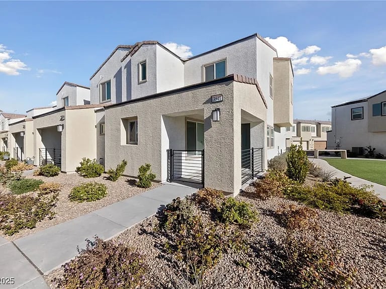 New Townhome in Las Vegas: Arcadia Community Property with Strip Views Hits the Market