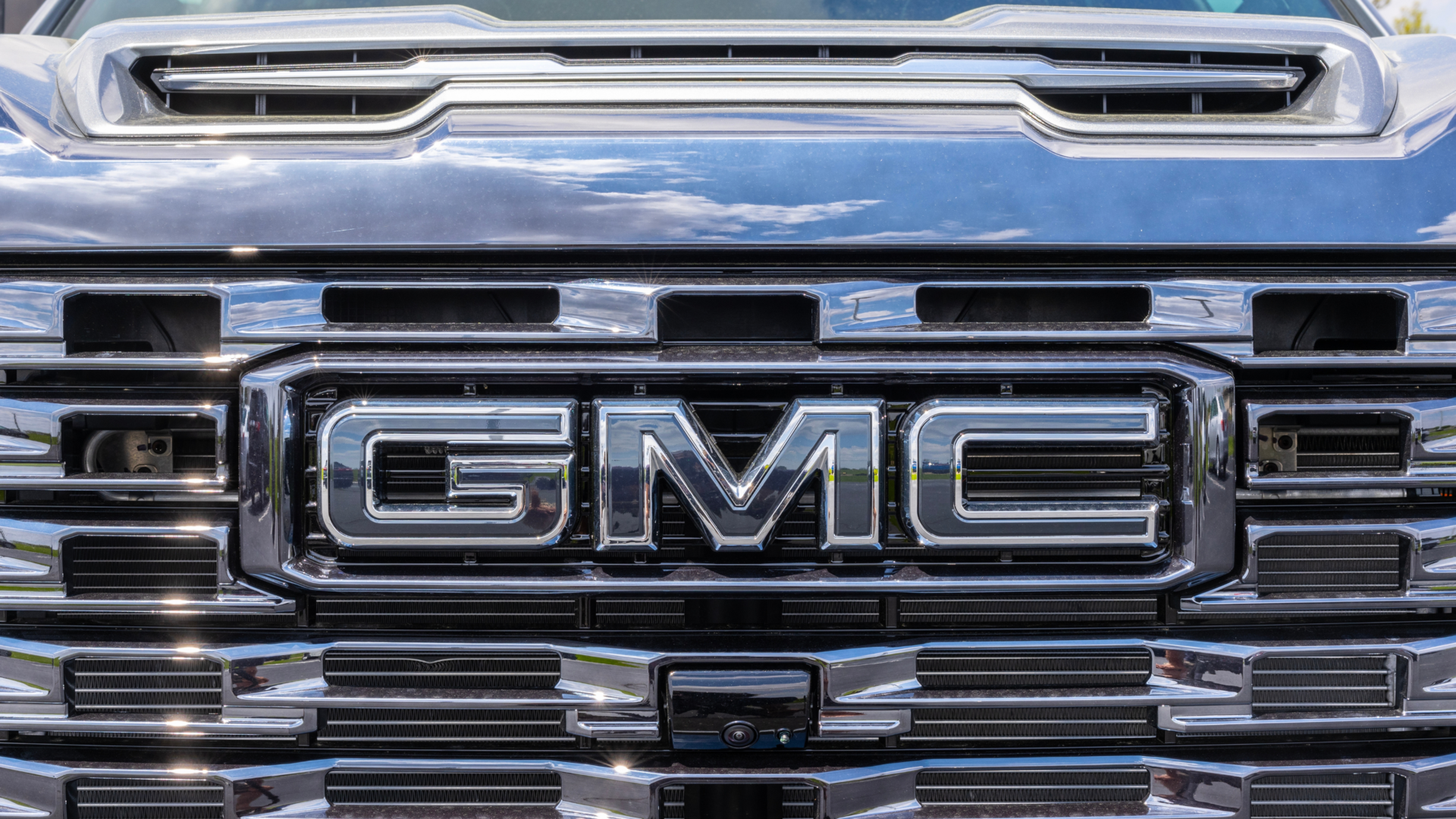 GM to build gas-powered Escalade, Silverado, and Sierra at Orion Assembly