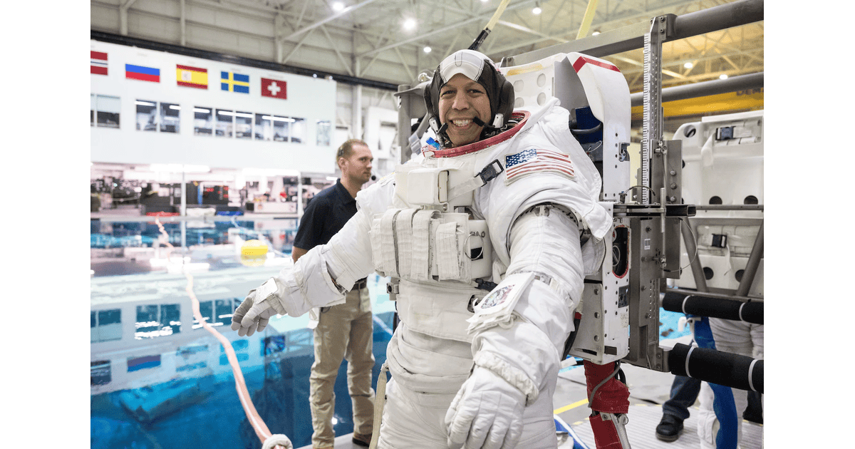 🛰️ Ground Control to Major Chris