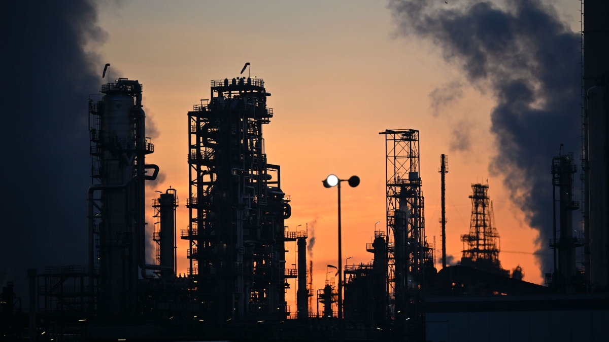 Ölpreise steigen wegen Iran-Konflikt, humanitäre Krise im Nahen Osten, Reformdruck auf Merz