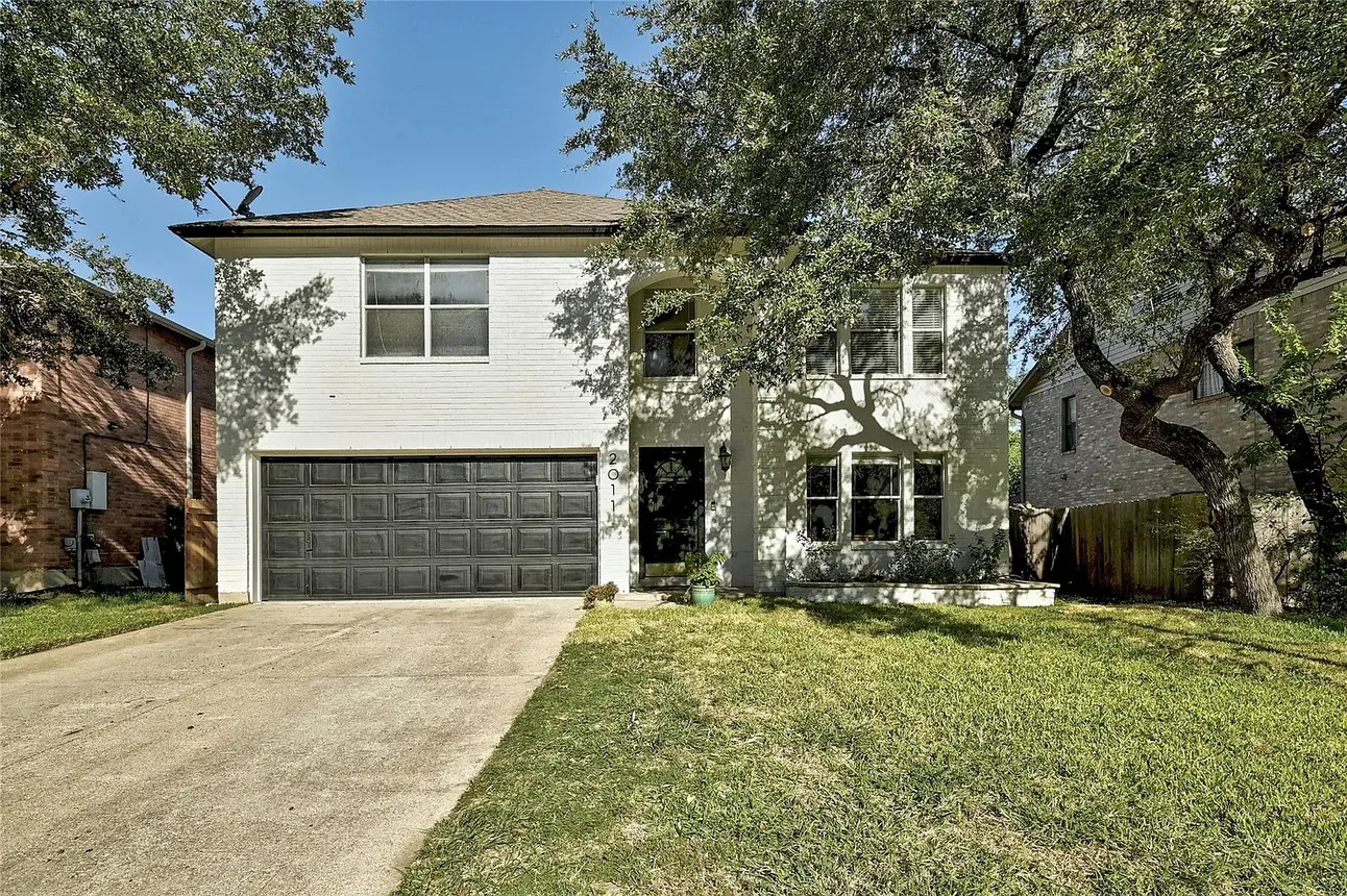 Scenic Greenbelt Views From a Quiet Cul-De-Sac – Cedar Park