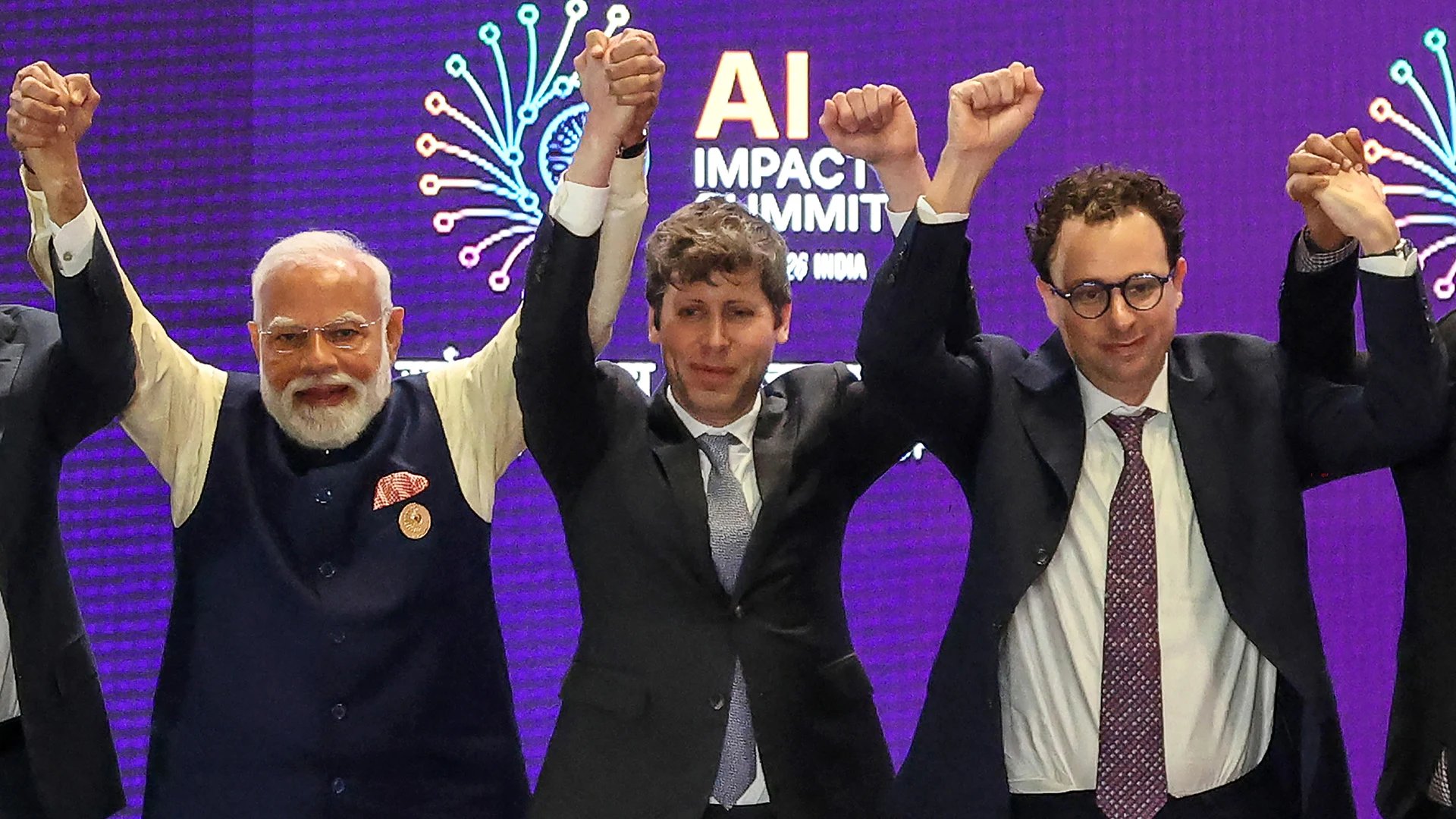 Signal #26 - AI reality check, junior roles are not dead, yet!