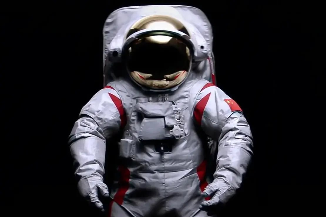 China Unveils its First Spacesuit, Destined for Lunar Exploration in the Coming Years
