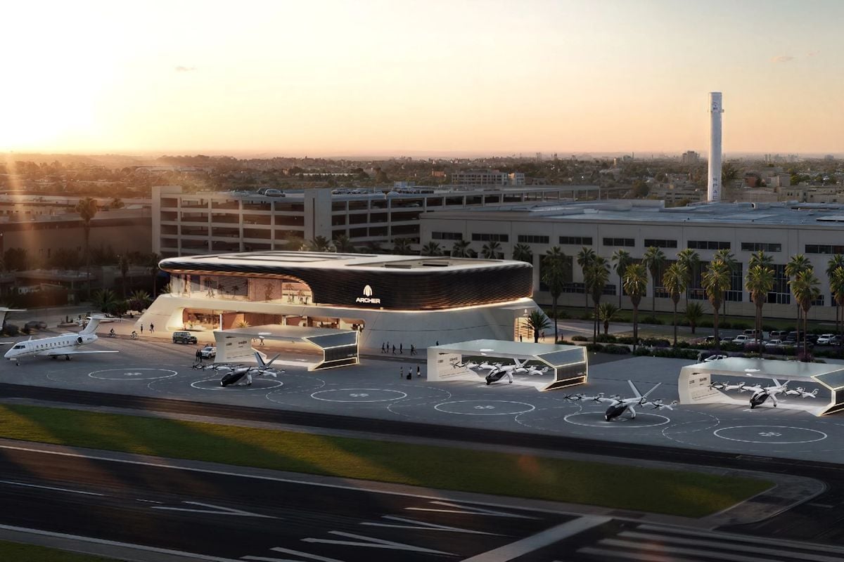 🏗 Air taxi maker buys LA airport