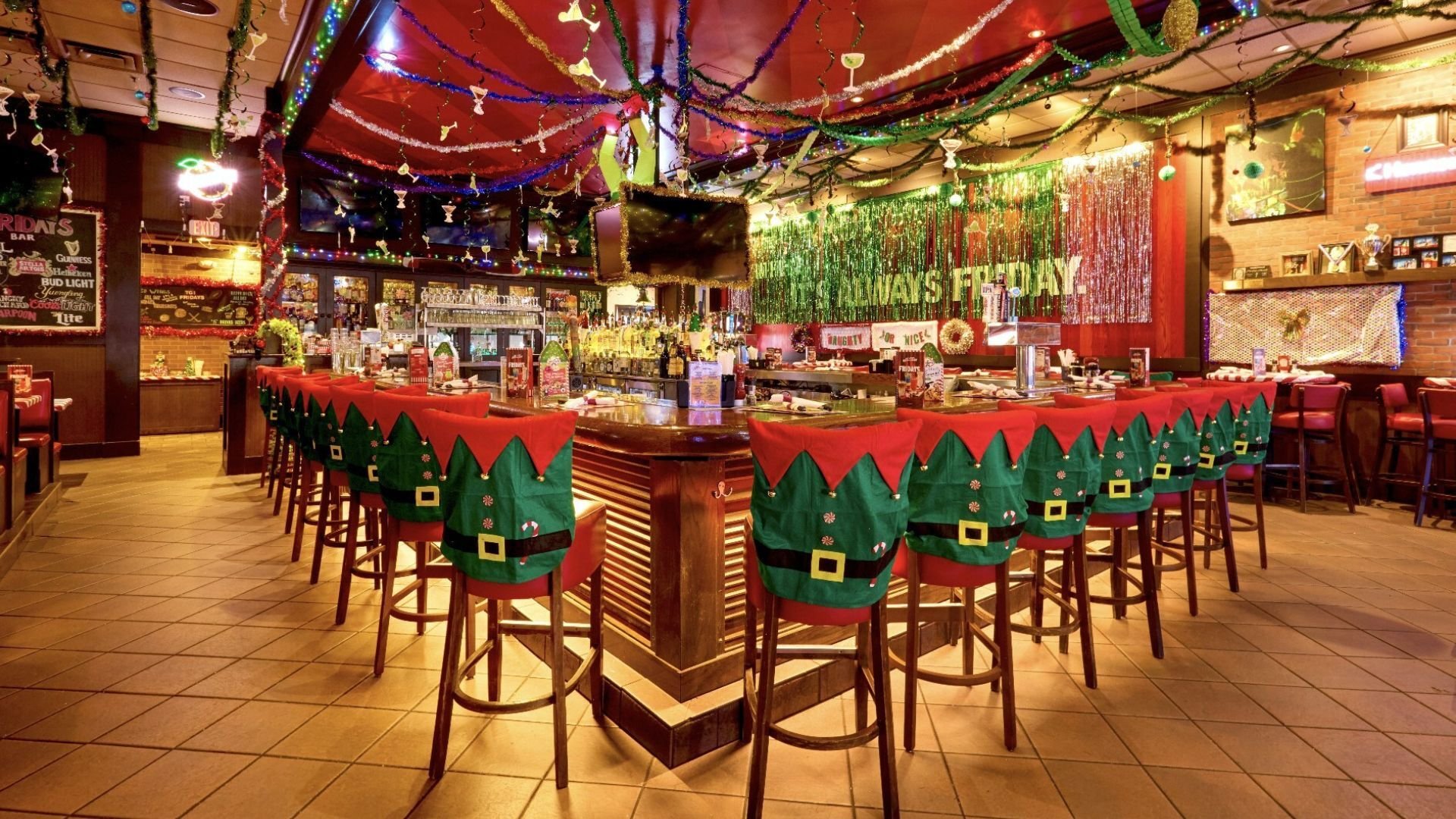 Step-by-Step Guide to Seasonal Franchise Spaces: Inside TGI Fridays’ Elf Days