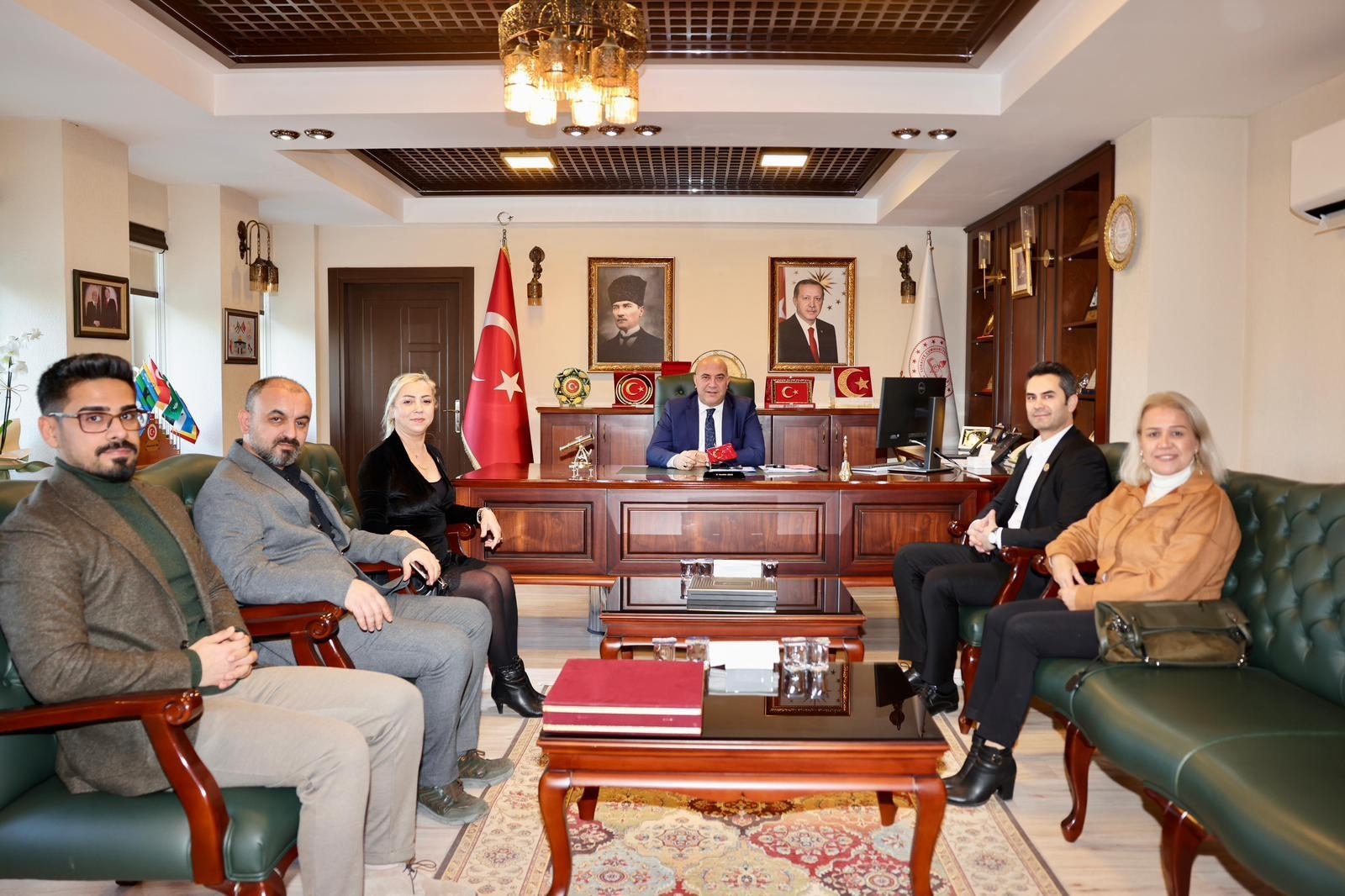 Eğitim Gücü Sen Adana Yönetiminden İl Müdürü Aras’a Ziyaret