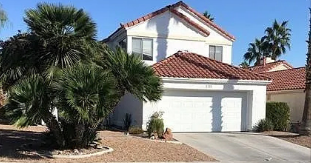 Splash Zone Meets Suburbia: 2720 Knightsbridge Rd Brings Poolside Living to Green Valley South