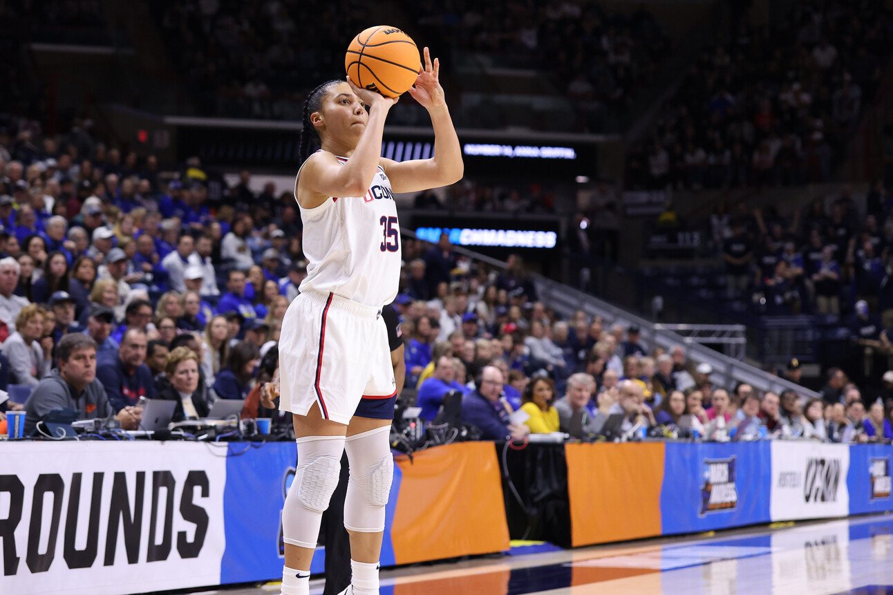 Azzi Fudd returning to UConn next season