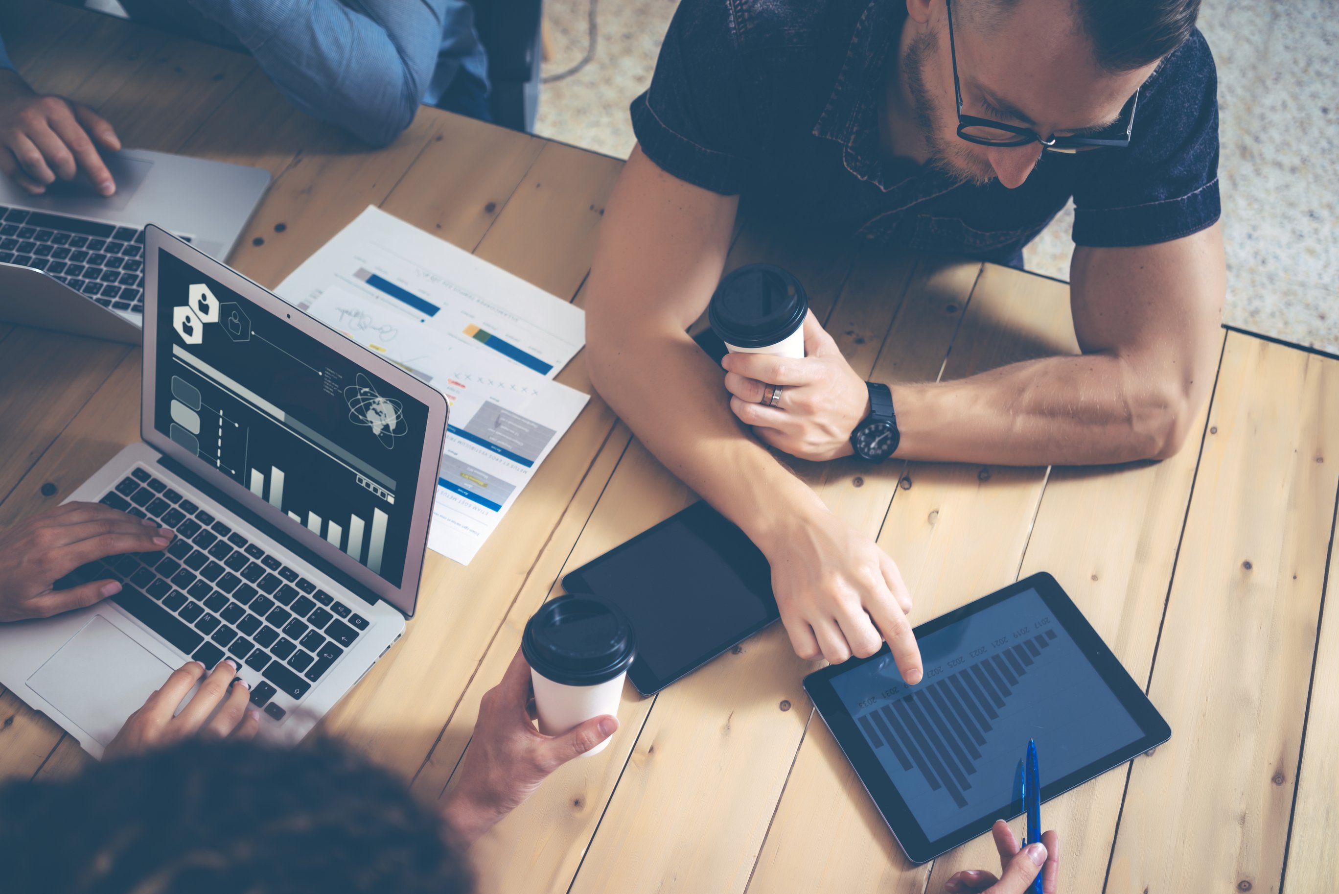 Leveraging Social Media and Digital Marketing: A Modern Business Essential