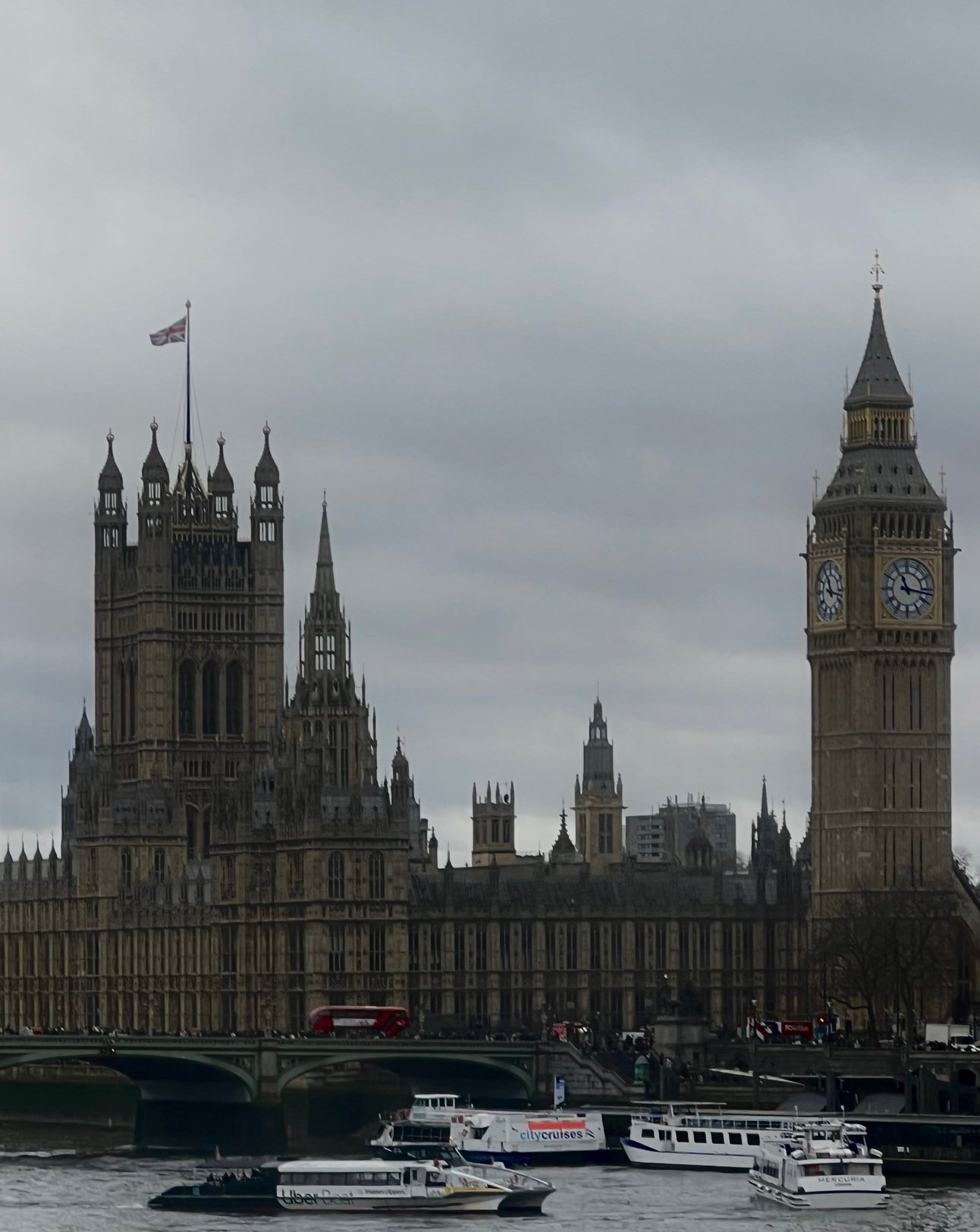 Ashurst Guides TfL on New DLR Franchise Deal with KeolisAmey