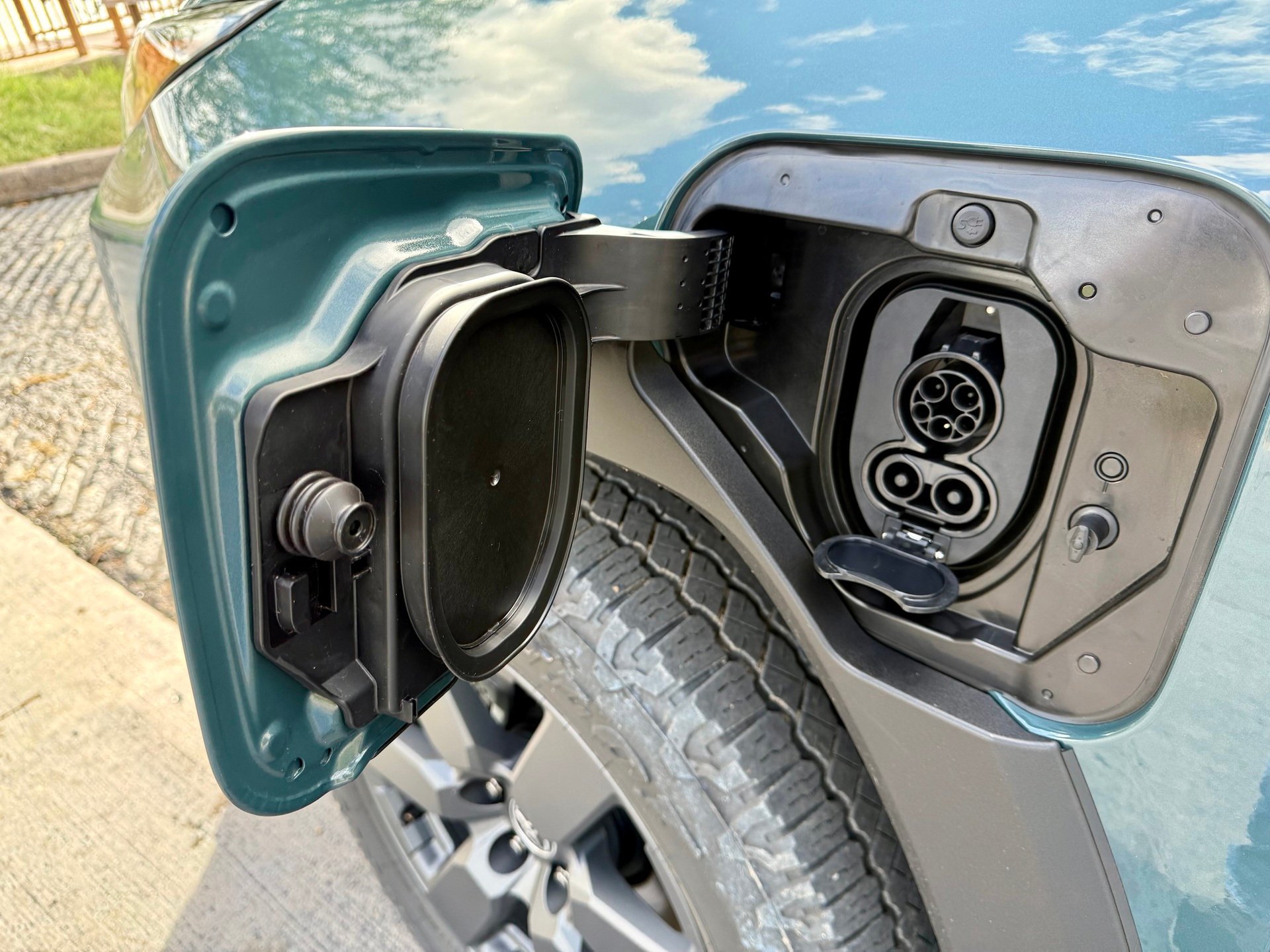 DC fast charging PHEVs in the U.S. doesn't make sense