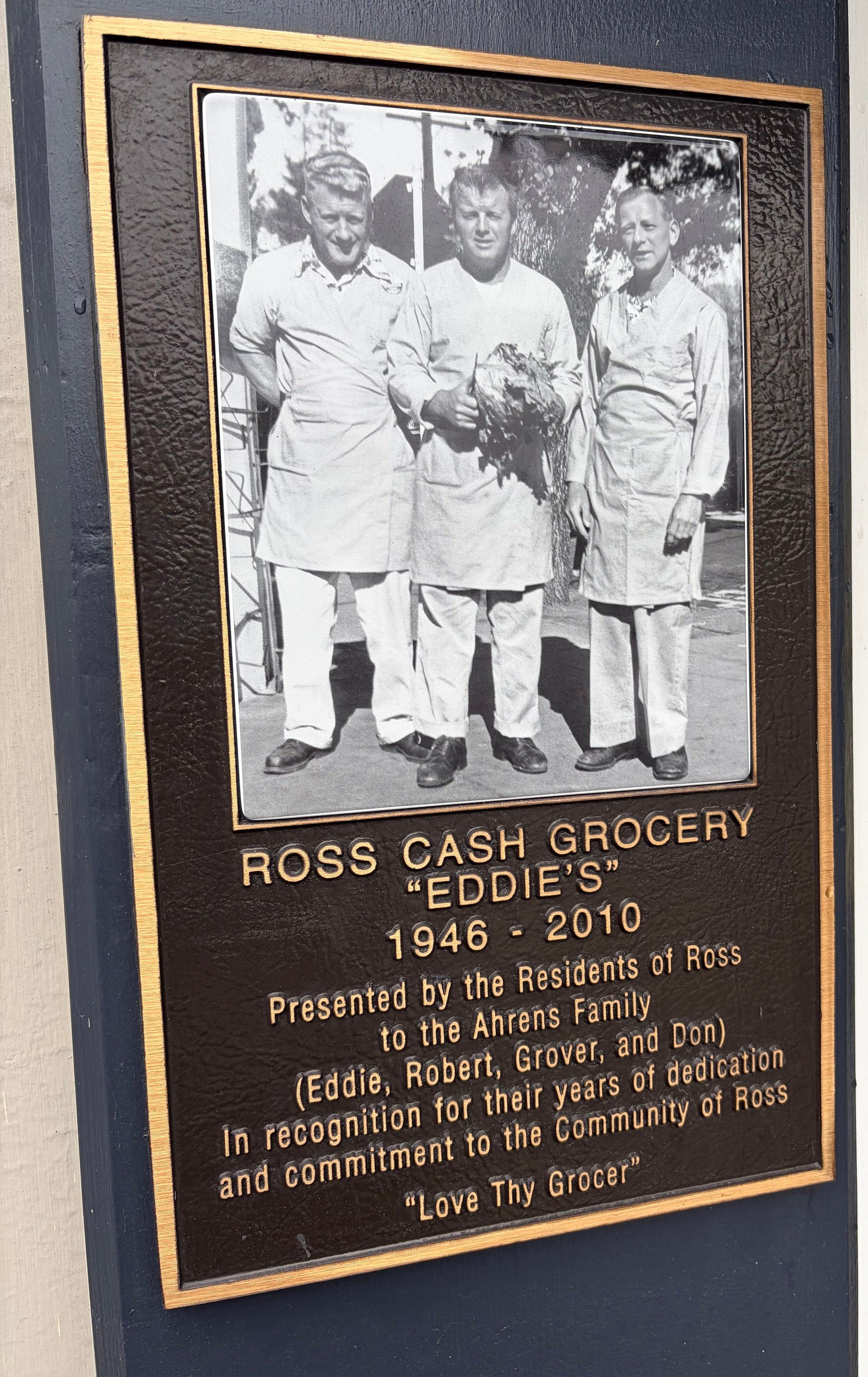 The grocer loved by a whole town