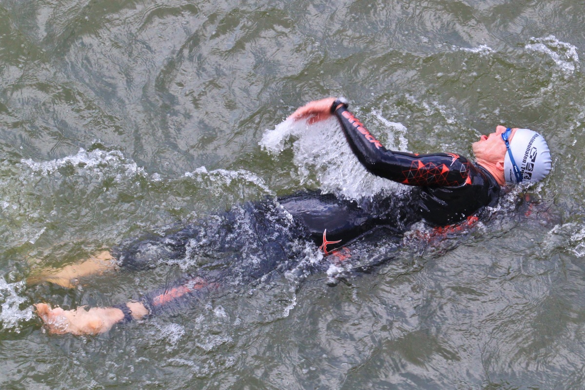 The Science Behind Wetsuits: How They Reduce Drag and Improve Your Swim Performance