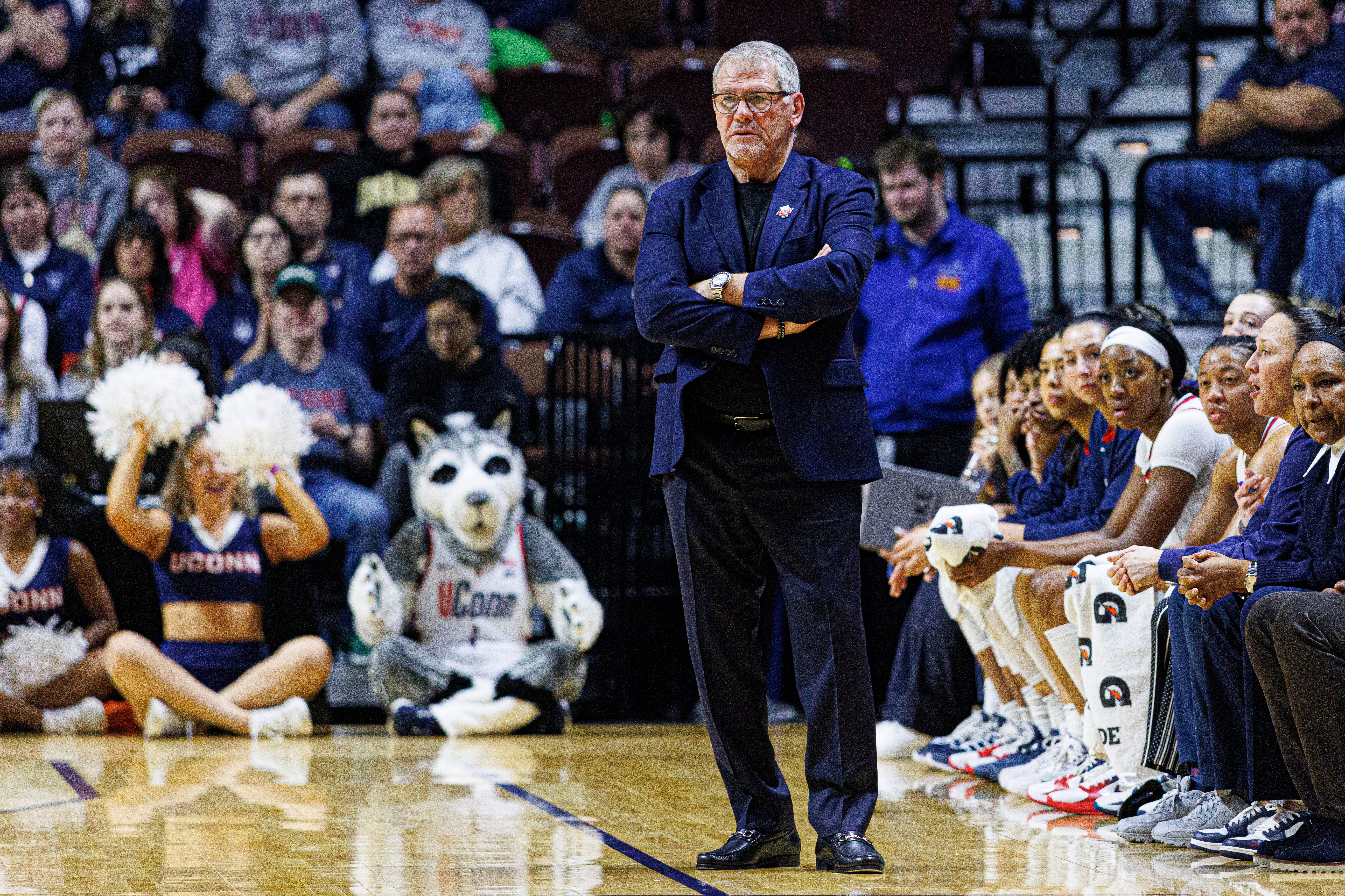 The Weekly: Geno plans to return as UConn's head coach next season