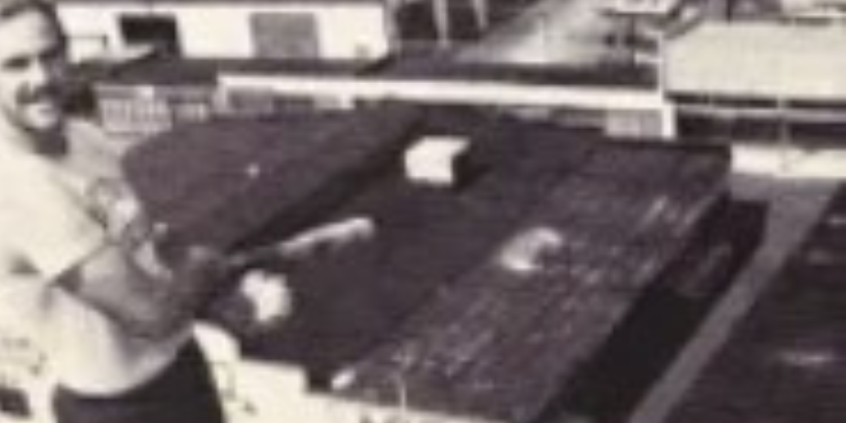 ⚾ Kirk Gibson clears the roof