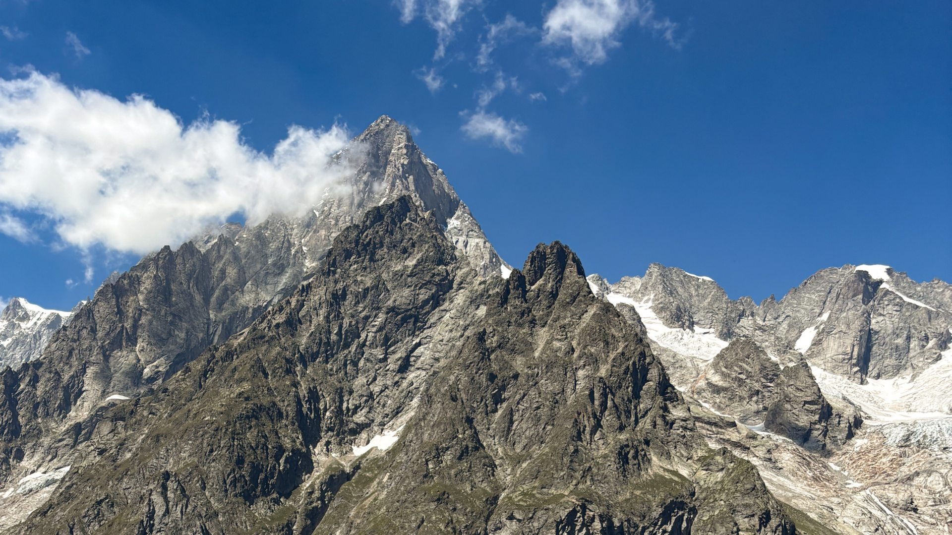 A Comprehensive Guide To The Mont Blanc Hike and Tour du Mont Blanc
