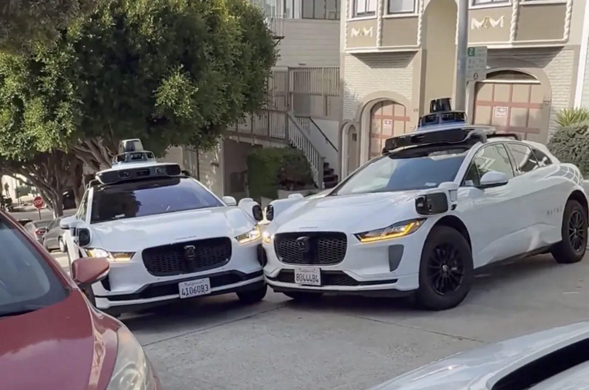 3 Waymos Trap Each Other and Block Traffic in San Francisco