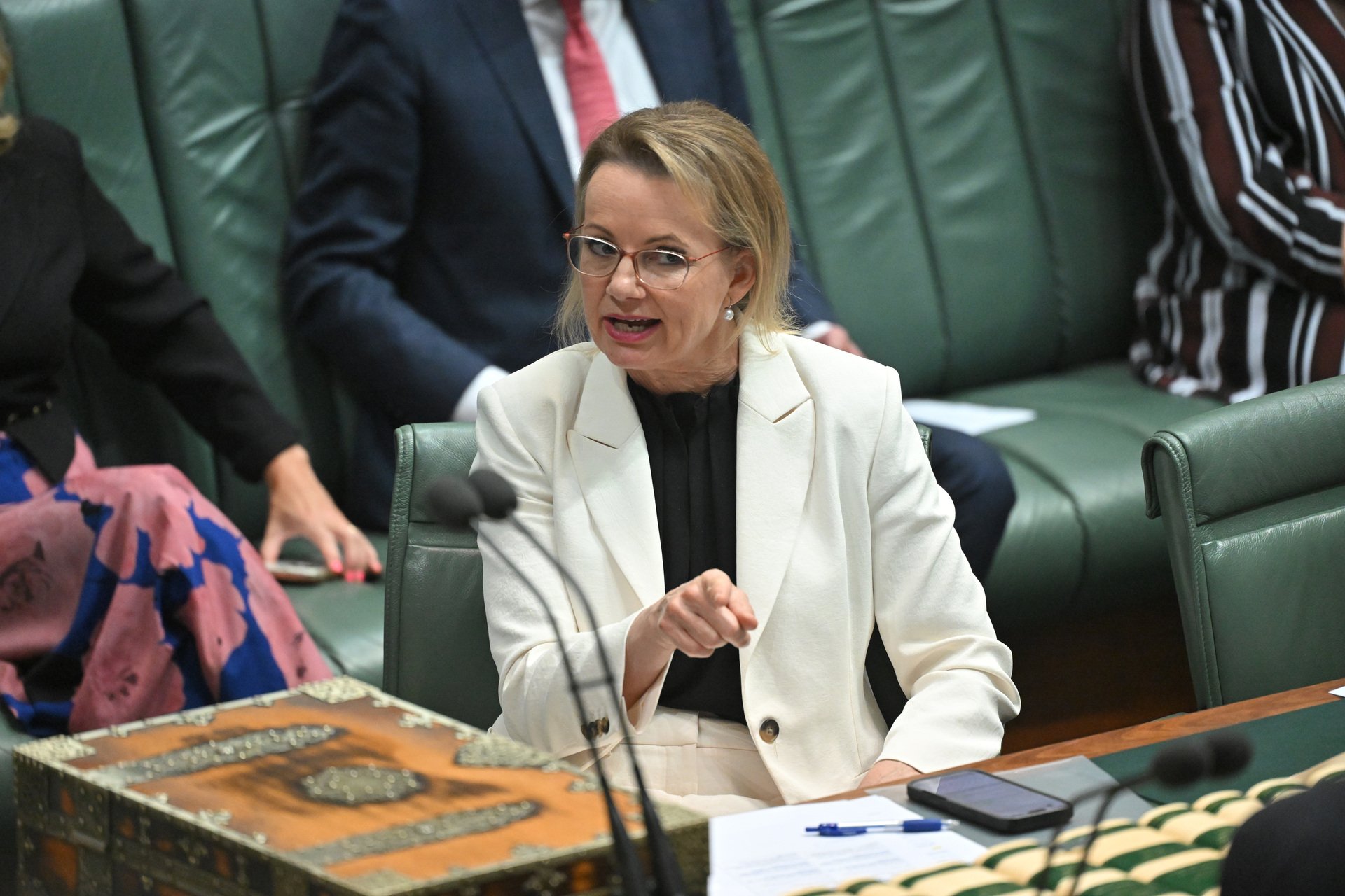 Newsletter: Ley's leadership in limbo