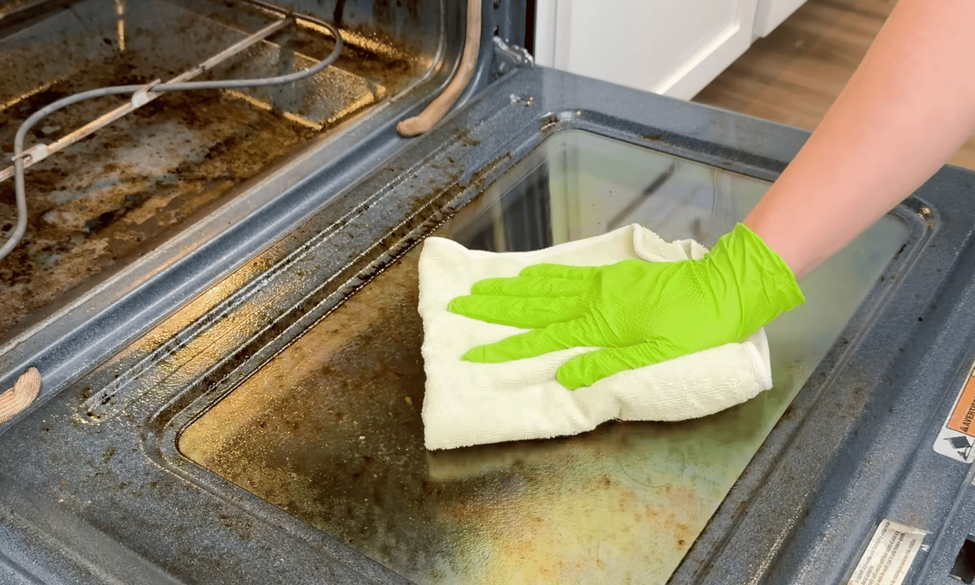 🧽 Best Way to Clean Your Oven
