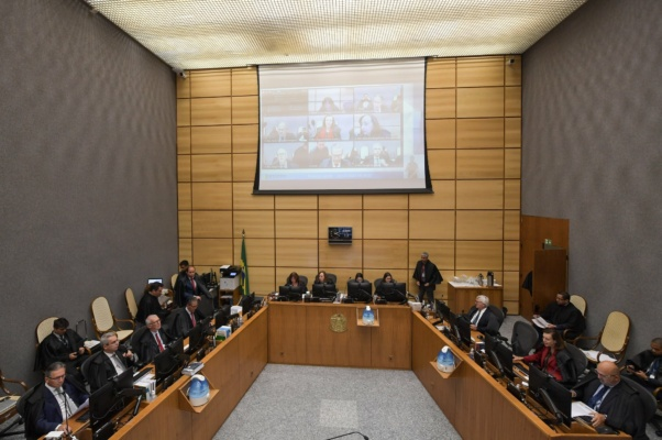 27.03.2026 - O fim de uma comissão: Cinco mil páginas, 228 nomes e o prazo que não esperou