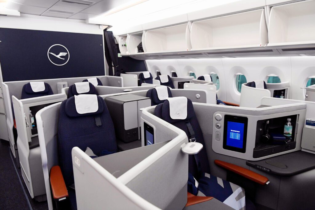 Finnair Avios sale, Lufthansa's finally-certified 787 seats, and a surprisingly cheap oneworld first class fare
