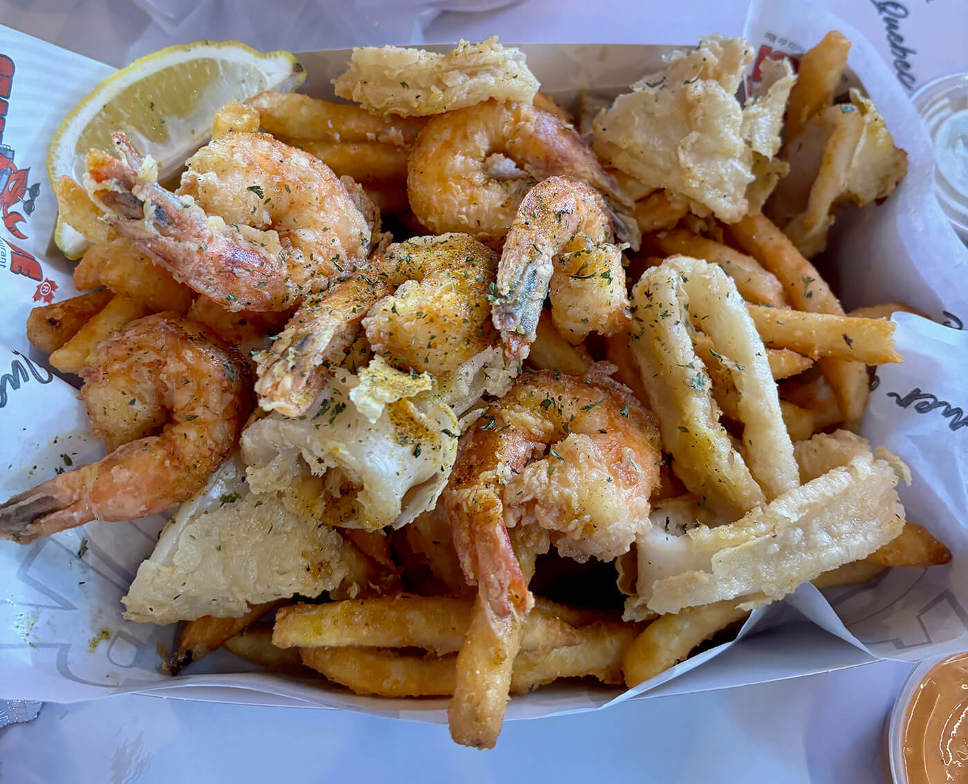 Orléans Food Spot Review - Seau de Crabe