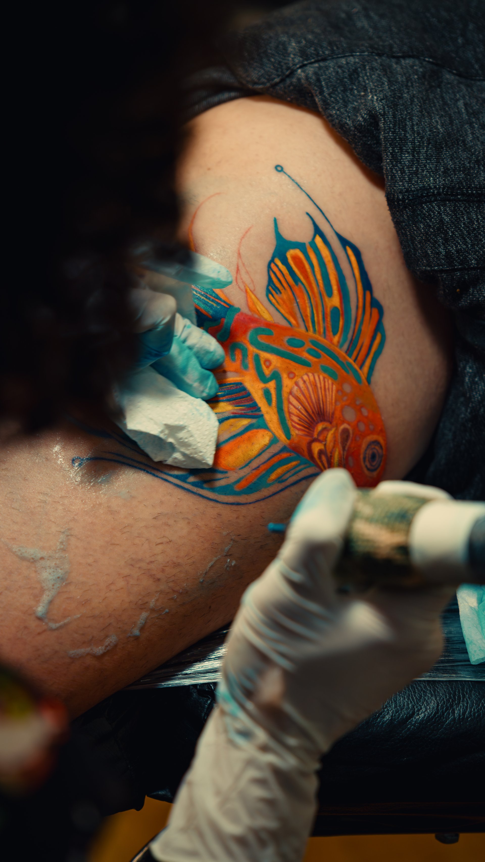 I took a photo walk a couple of days ago. I didn’t bring home too many photos. This view caught my eye despite its randomness. I was happy to found a place where there was just one color in the frame :)