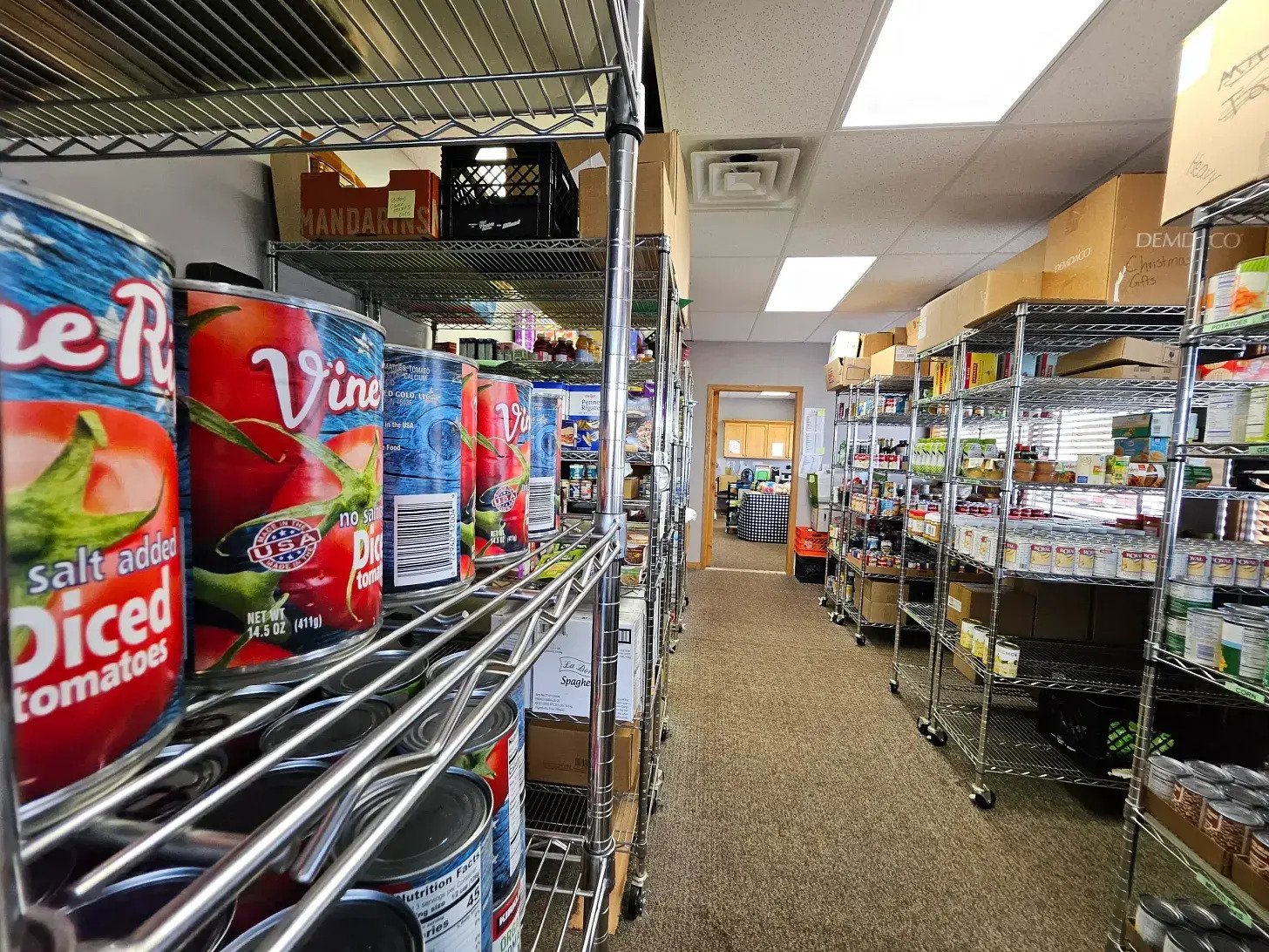 Top 4 Food Banks in Grand Ledge 🍎 — Where to Find Help and Give Back