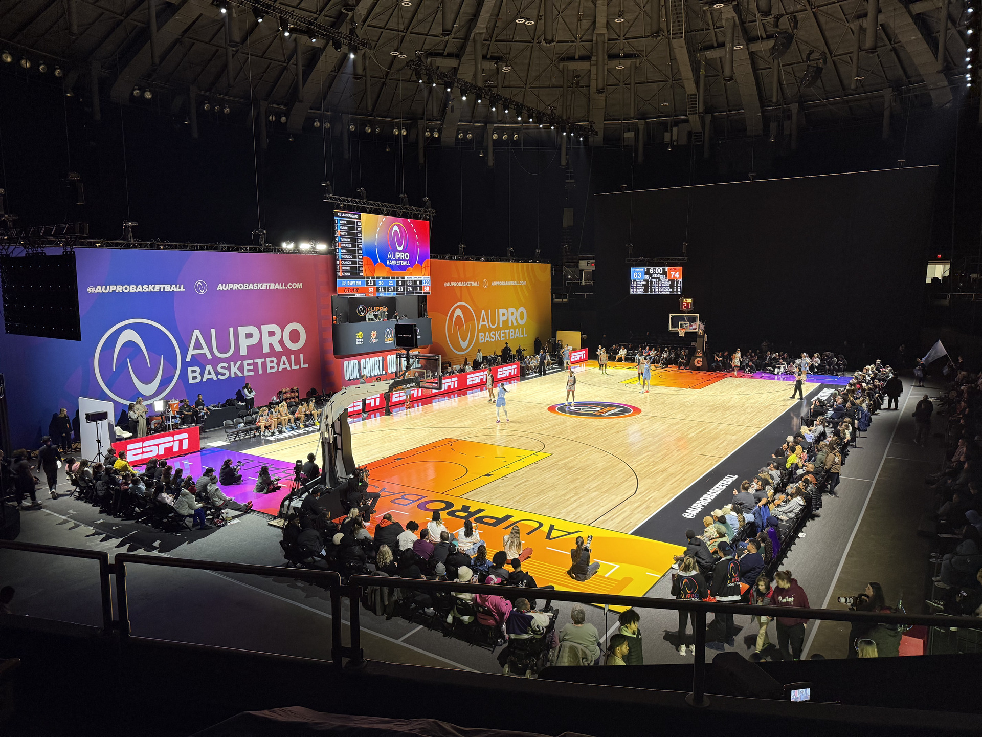 Flying Cross Country, Athletes Unlimited's Original Super Fan Ready For Season 5