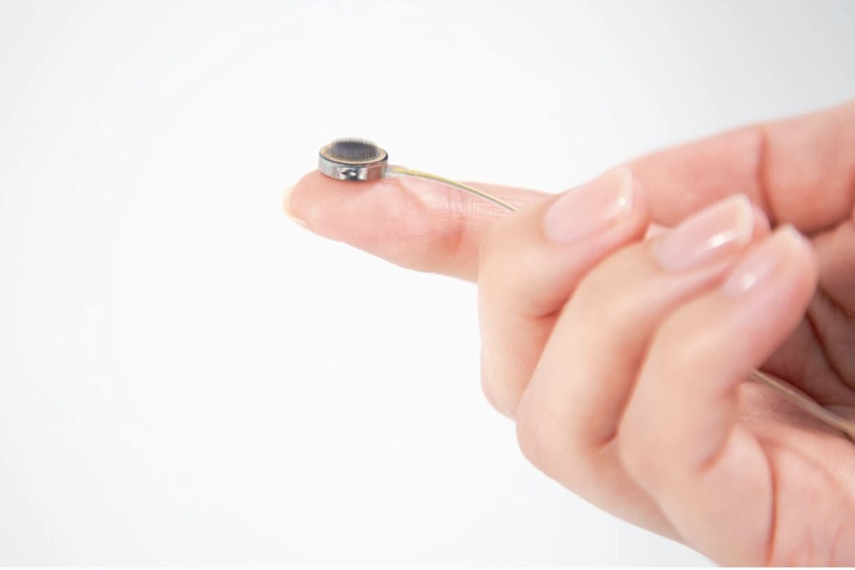 👄 Brain implant helps restore speech