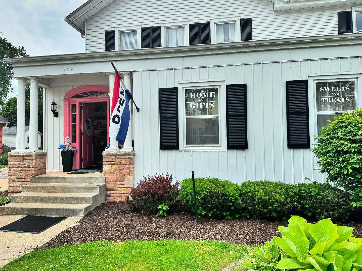 Tri-Cities shops line up festive events for Small Business Saturday