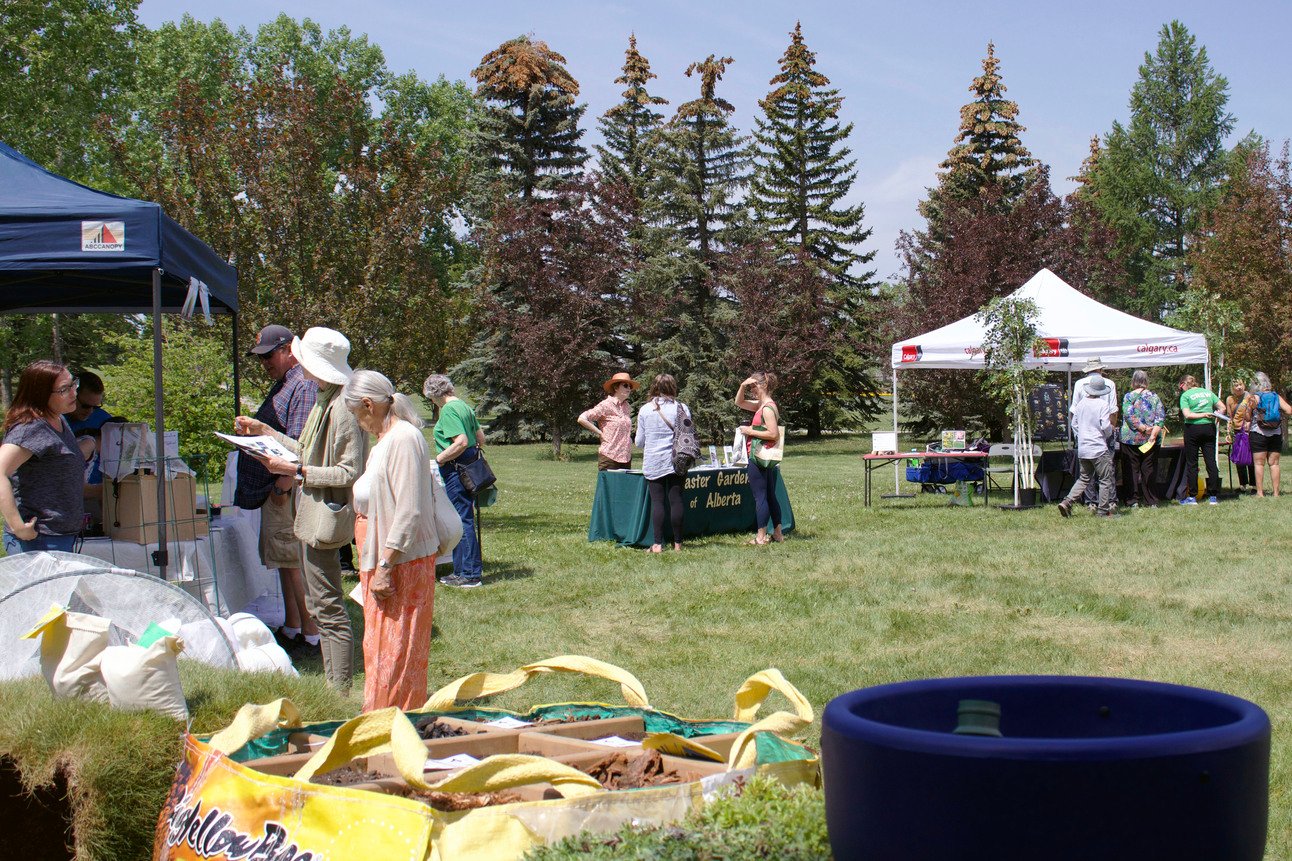 Are you a golfer or a gardener? How to get the most out of your Calgary garden with YardSmart