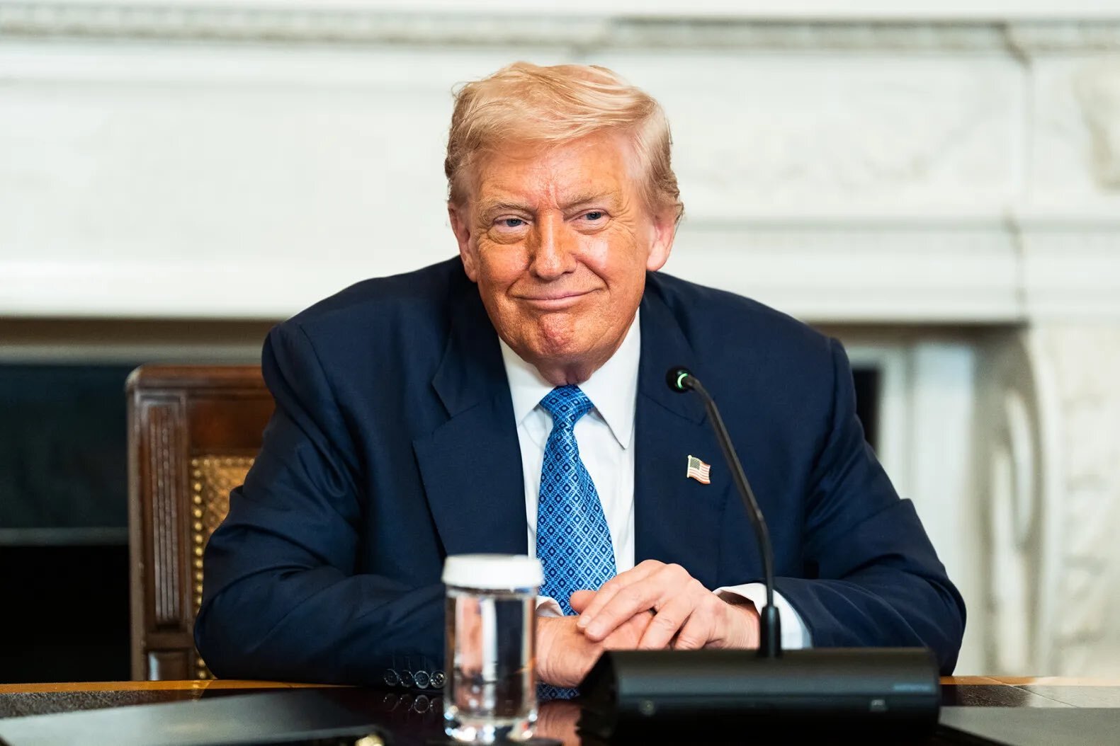 In a post shared on his social media account, Donald Trump claimed that documents signed using an autopen during Joe Biden’s term should be considered invalid.