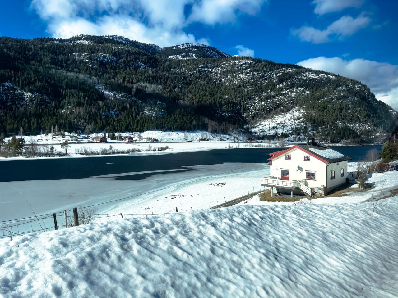 Una ciudad de cuento, un paseito en tren y la llegada a Oslo
