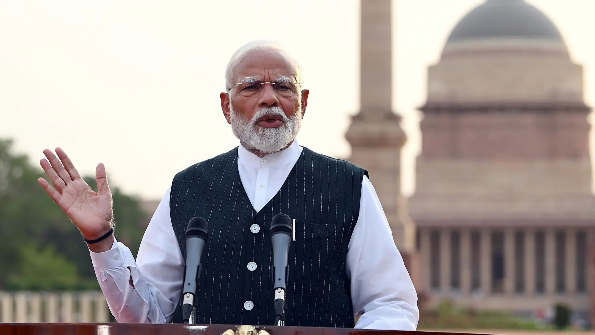 📰Is Modi the King of the Transactional Movement?