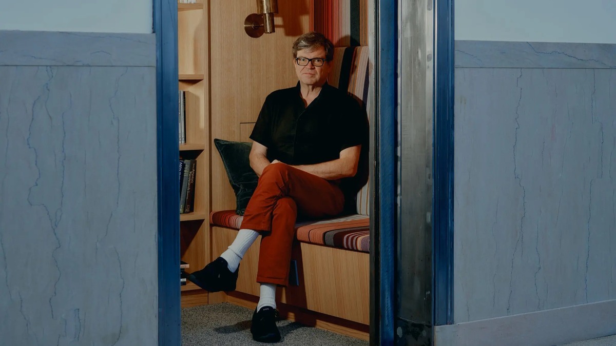 🧑‍🚀 AI Chatbot Limits, Inequality Risks, & Claude at Work