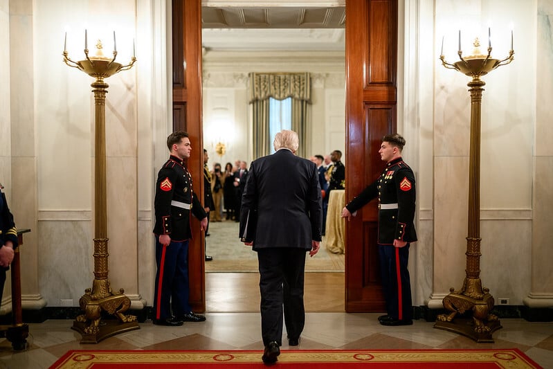 ✋ Trump resisted, Tito doubted