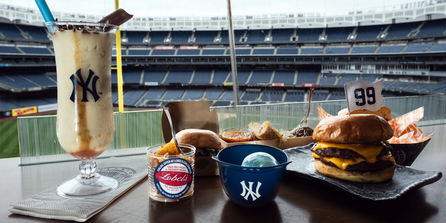 THE REAL YANKEES VS METS RIVALRY IS FOUGHT IN THE FOOD COURT