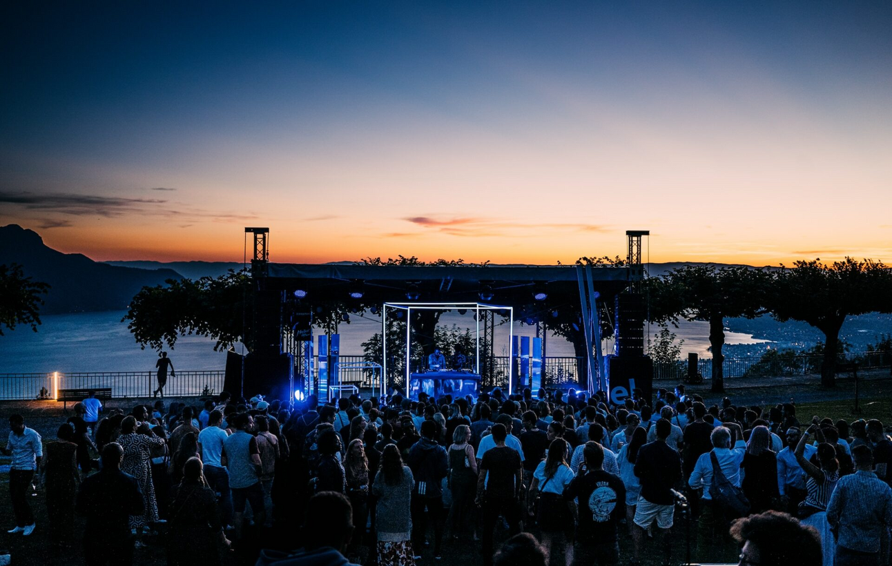 Rolex ‘Rainbow’ Daytona to Fetch Over $3.5M