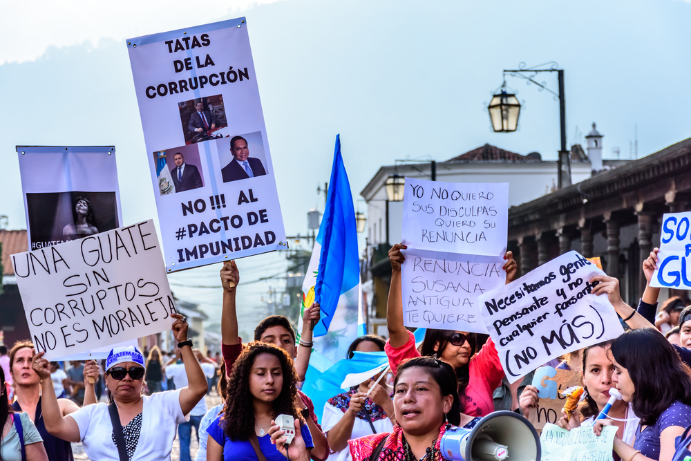 Latin Americans don’t believe their countries are improving in the fight against corruption