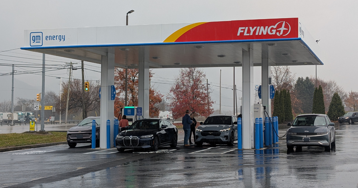 The Weekly 1.21⚡ (EVI News #42) - Superchargers Dominate Q3 DCFC Deployments. Maryland Awards Boost Travel/Workplace Charging. Uber Revamps Electric Rideshare. Walmart Unites Retail + Charging Discounts.