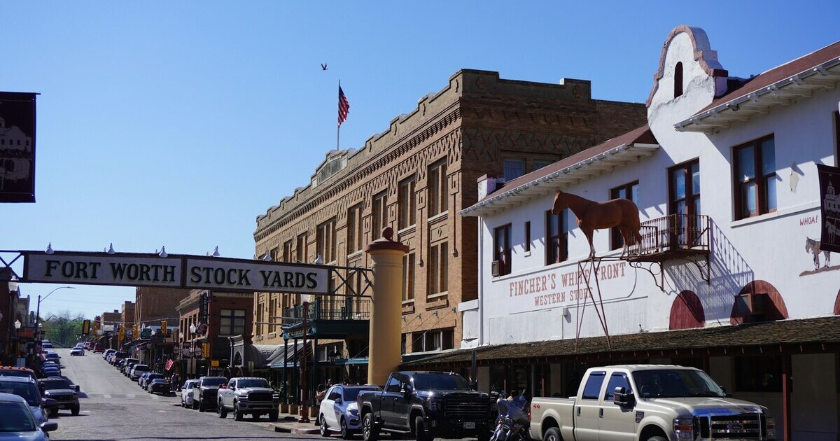 🕸️ Thrills & Chills: Fort Worth's Halloween Hotspots! 🎃