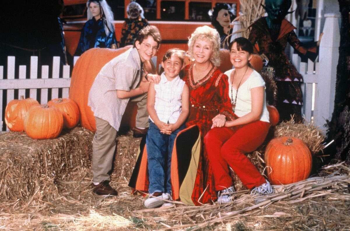 Halloweentown's main cast members.