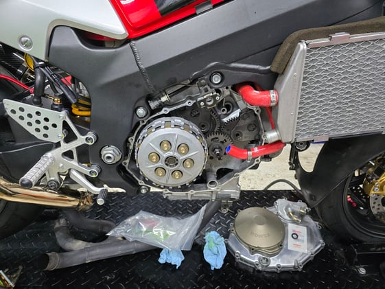 Making a RC51 live up to Honda's reputation. 