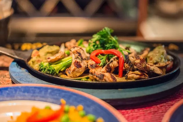 🚕 Michelin Stars, Retro Bars & Must-Try Bites