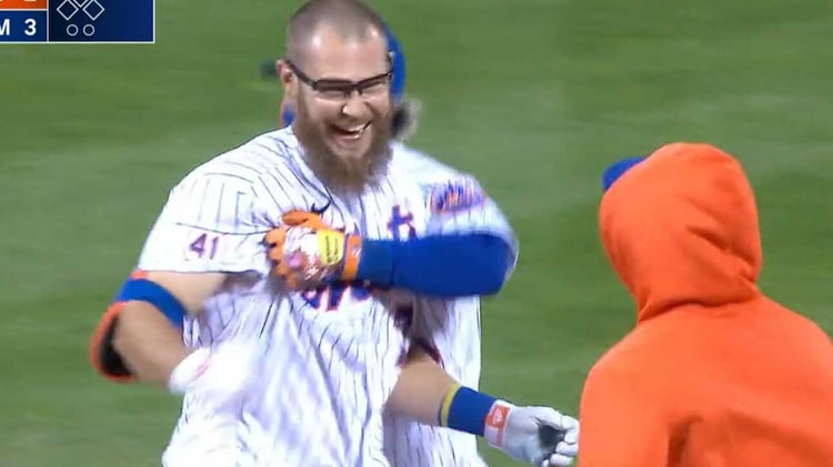 Mets Roar Back, Win Sixth in a Row