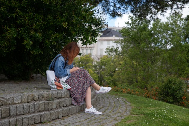 Issue 21: The Wager, the Argument, and the Silence Between