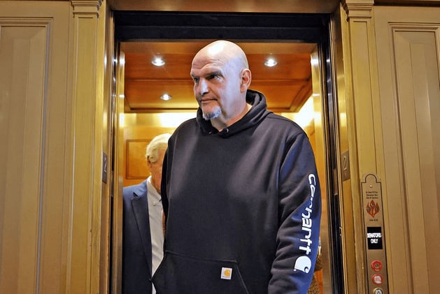 Fetterman Calls to End Minneapolis ICE Operation as City Descends into Chaos